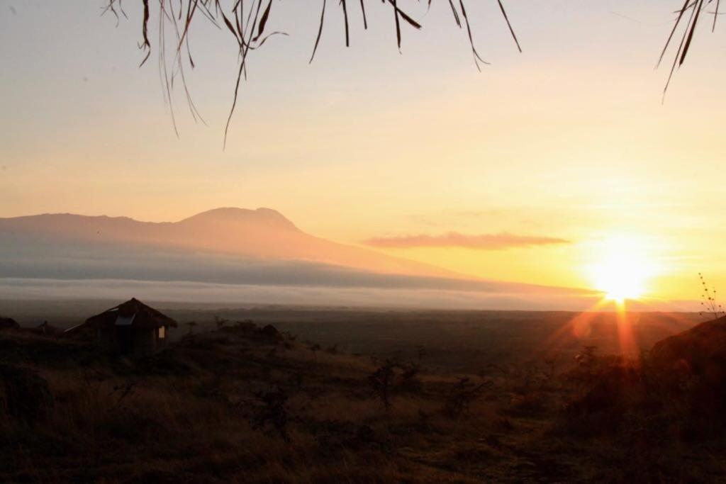 Sanya Juu Osiligilai Maasai Lodge المظهر الخارجي الصورة